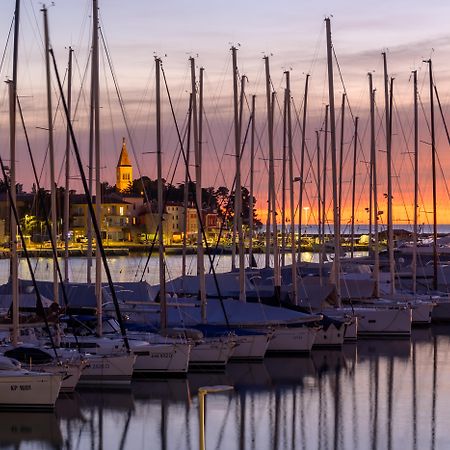 Boutique Hotel Nautica - Spa & Wellness, Free Parking, Pet Friendly Новиград Екстериор снимка