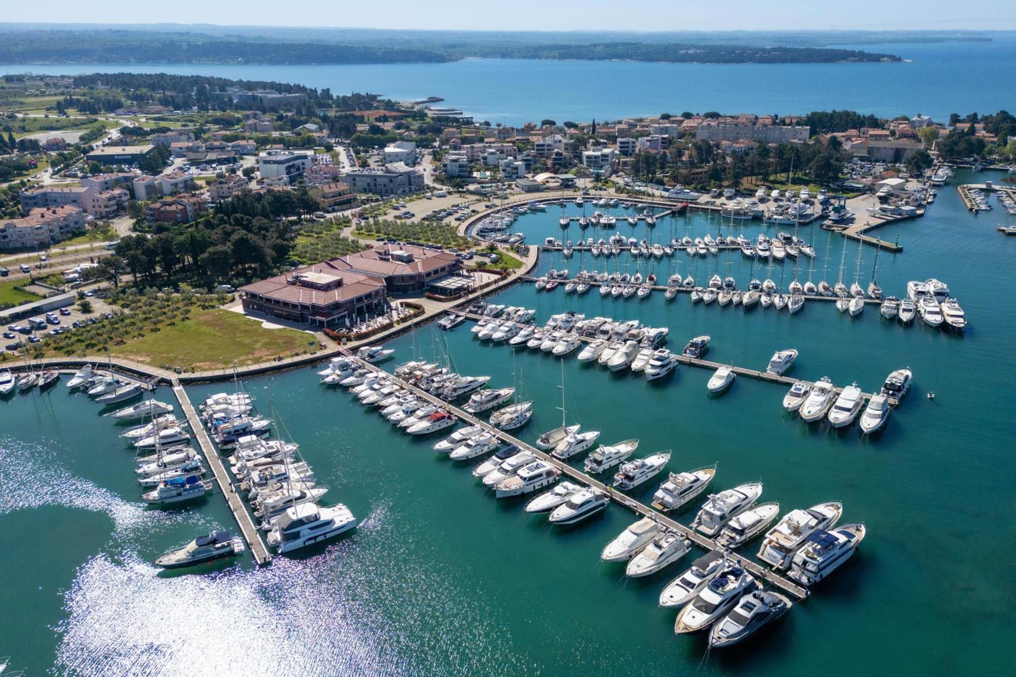 Boutique Hotel Nautica - Spa & Wellness, Free Parking, Pet Friendly Новиград Екстериор снимка