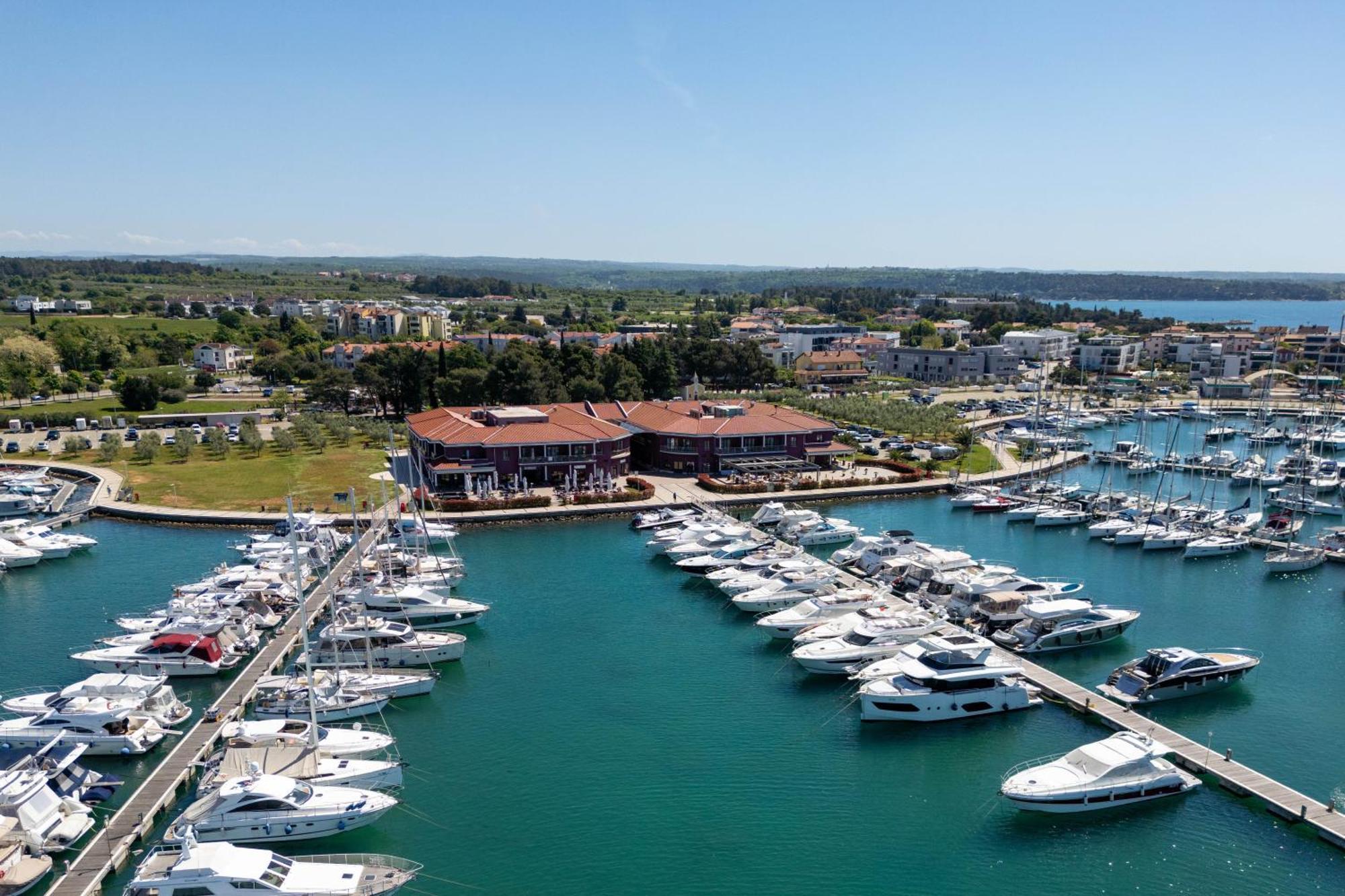 Boutique Hotel Nautica - Spa & Wellness, Free Parking, Pet Friendly Новиград Екстериор снимка