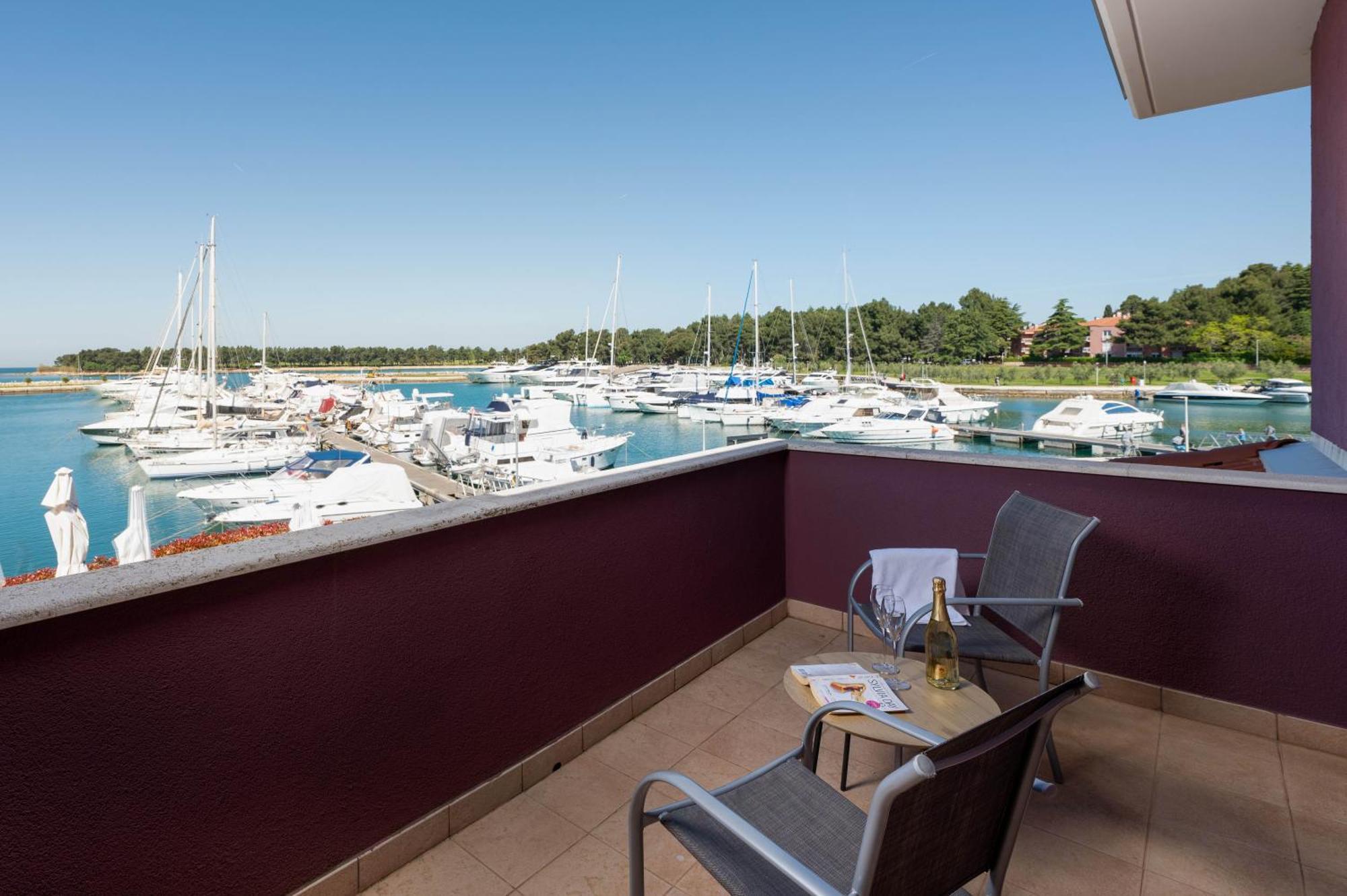 Boutique Hotel Nautica - Spa & Wellness, Free Parking, Pet Friendly Новиград Екстериор снимка