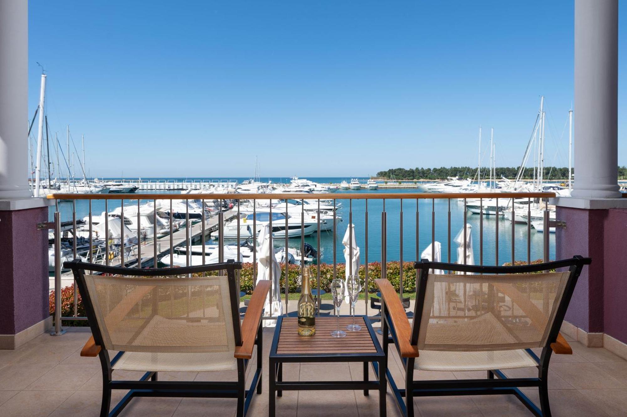 Boutique Hotel Nautica - Spa & Wellness, Free Parking, Pet Friendly Новиград Екстериор снимка